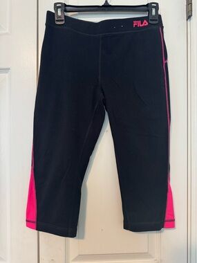 Fila Black Cropped Athletic Capris with Pink Trim S